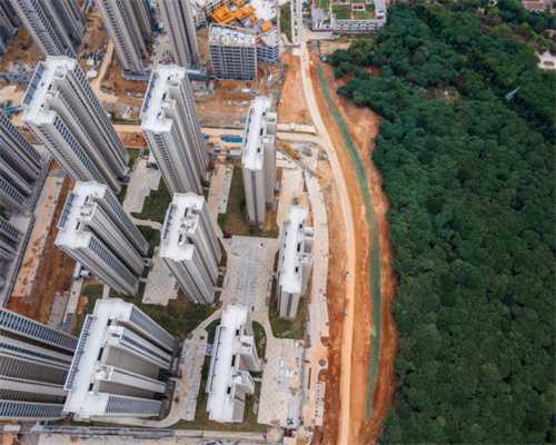 农户来这里上课，地上跑的天上飞的全都学